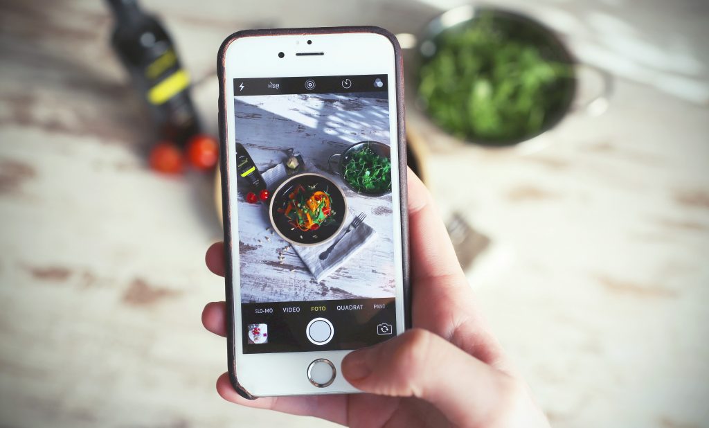 19 eCommerce Stores with Great Examples of Product Photography