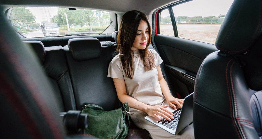 Managing Remote Employees: Build a Virtual Team for Your Ecommerce Business