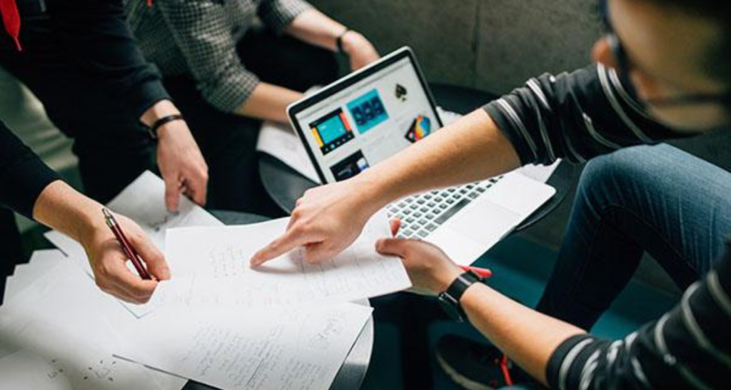 6​​ Virtual Assistant Tasks To Outsource This Holiday Season